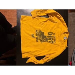 CAShirt Mens L Graphic Yellow Long Sleeve Crewneck A Little Dirt Never Hurt